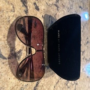 Marc Jacob’s sunglasses 🖤